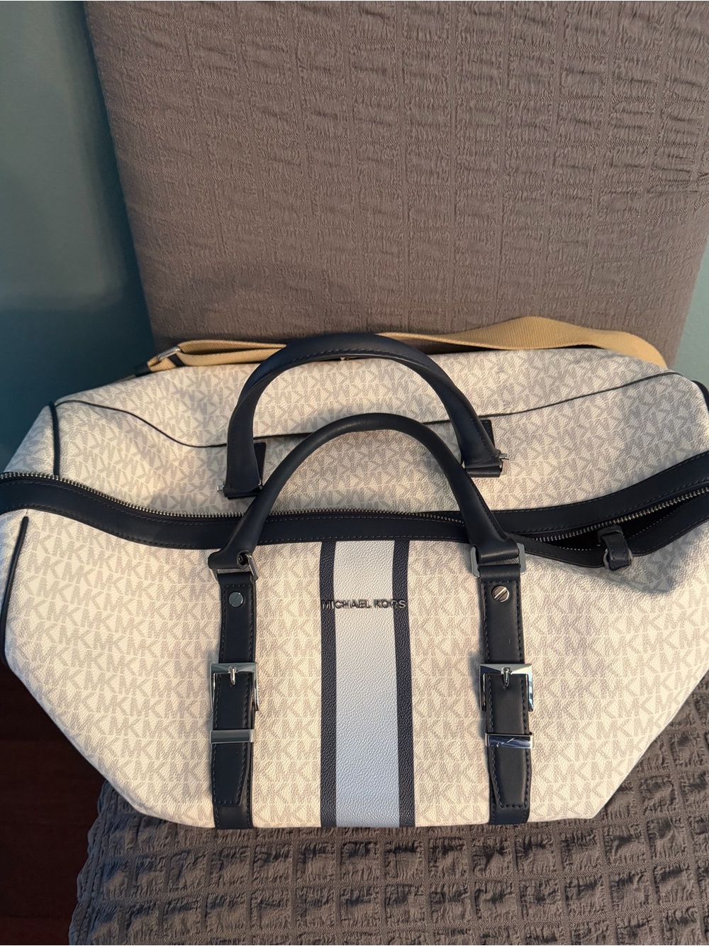 Michael Kors White & Blue Logo Jet Set Weekender Bag
